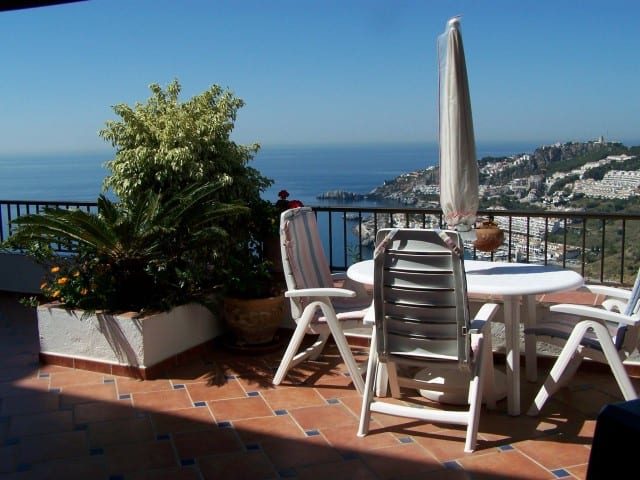 Terras met zeezicht van Appartement Te koop in Almunecar in Spanje, gelegen aan de Costa Tropical