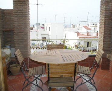 Terras van Huis Te koop in Nerja in Spanje, gelegen aan de Costa del Sol-Oost