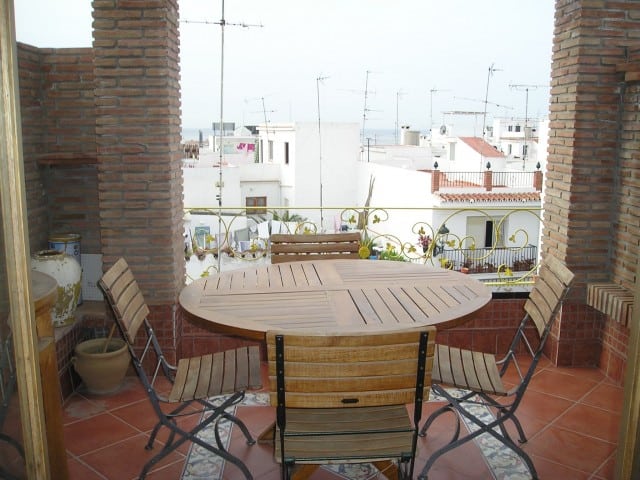 Terras van Huis Te koop in Nerja in Spanje, gelegen aan de Costa del Sol-Oost