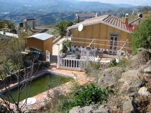Resale Villa Te koop in Velez-Malaga in Spanje, gelegen aan de Costa del Sol-Oost