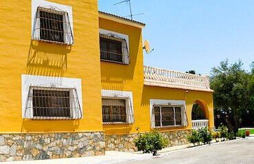 Vooraanzicht Villa Te koop in Alicante in Spanje, gelegen aan de Costa Blanca-Zuid