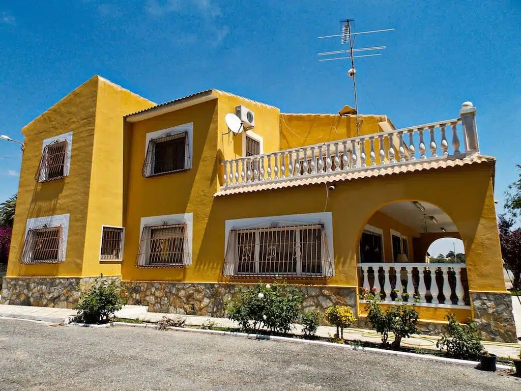 Resale Villa Te koop in Alicante in Spanje, gelegen aan de Costa Blanca-Zuid