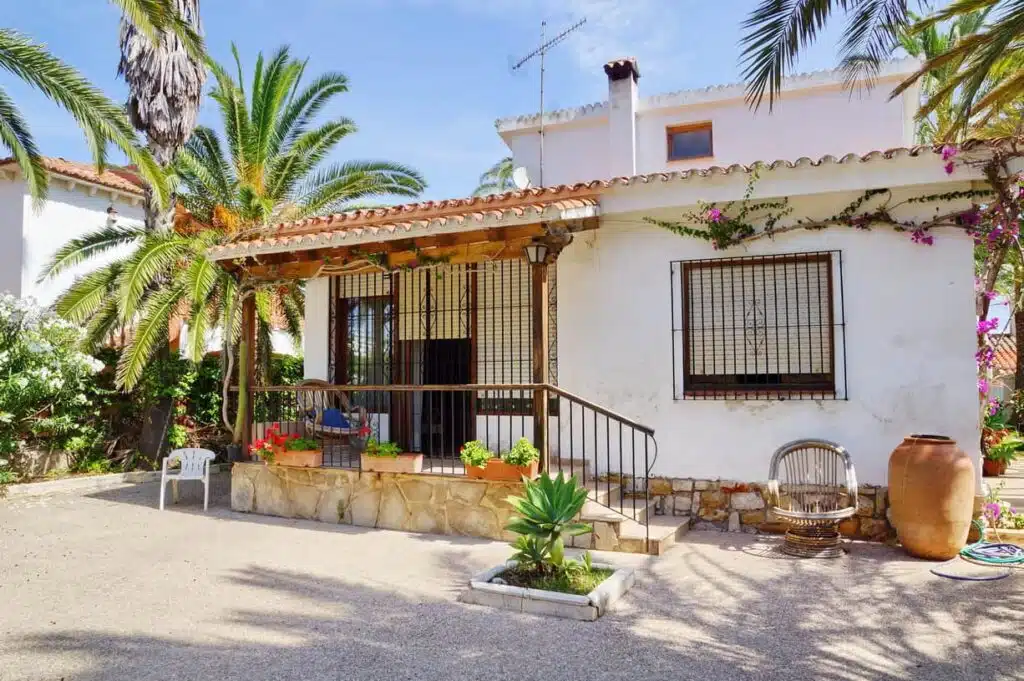 Resale Villa Te koop in Dénia in Spanje, gelegen aan de Costa Blanca-Noord