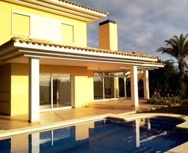 Vooraanzicht Villa Te koop in Altea in Spanje, gelegen aan de Costa Blanca-Noord