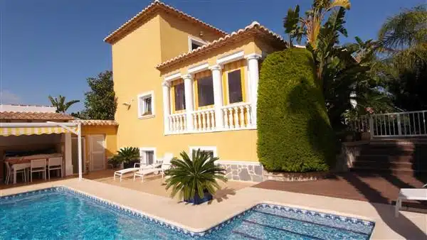 Resale Villa Te koop in Calpe in Spanje, gelegen aan de Costa Blanca-Noord