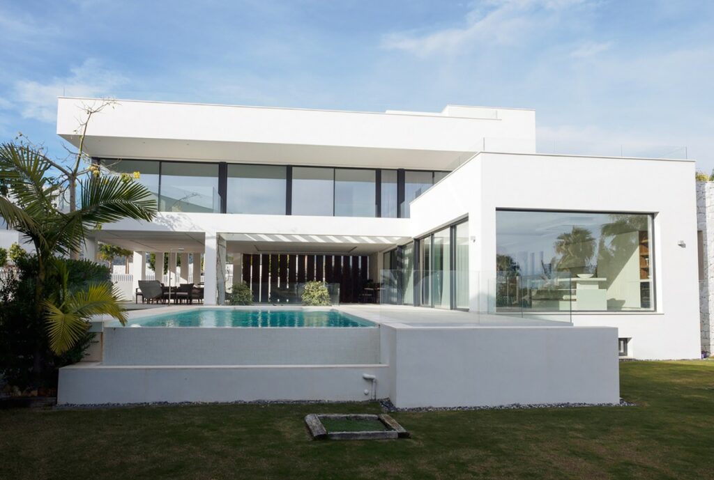 Nieuwbouw Villa Te koop in Benahavis in Spanje, gelegen aan de Costa del Sol-West