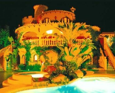 Resale Villa Te koop in Benitachell in Spanje, gelegen aan de 