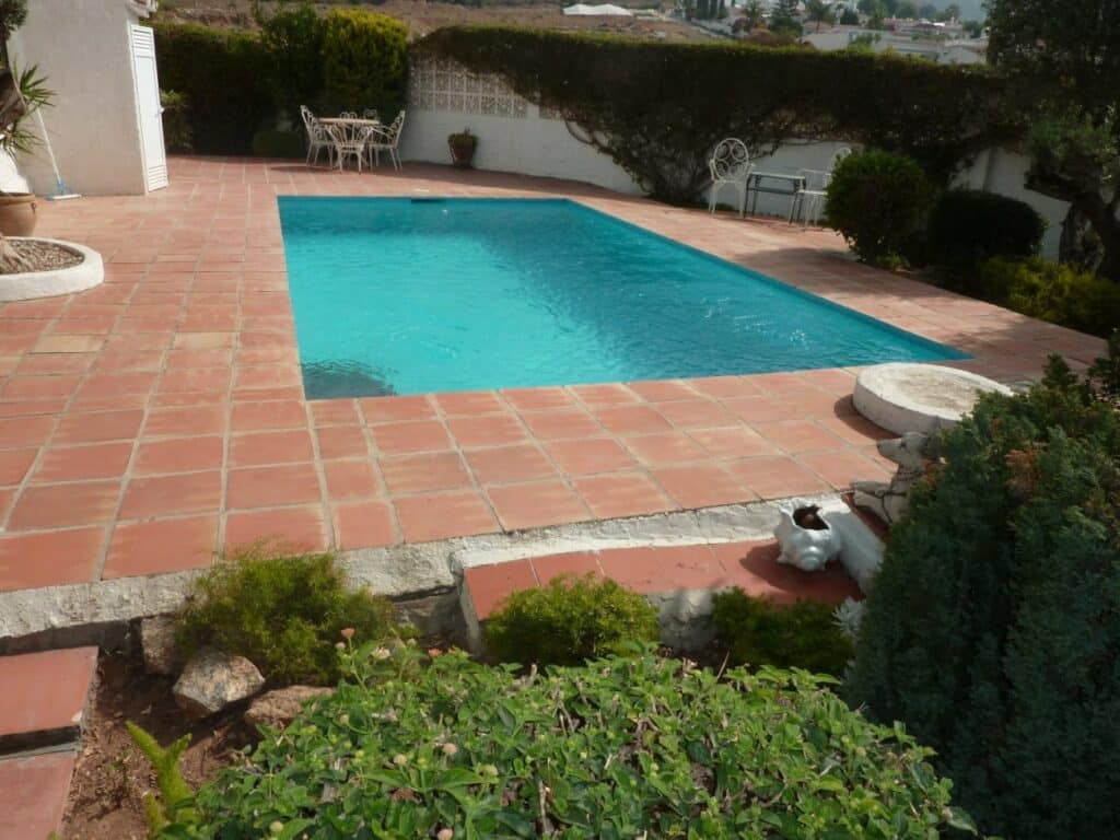 Resale Villa Te koop in Nerja in Spanje, gelegen aan de Costa del Sol-Oost
