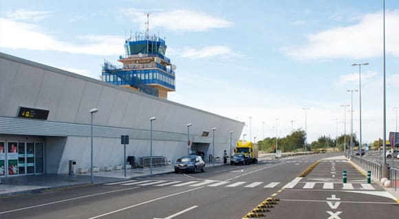Vooraanzicht Almeria Airport