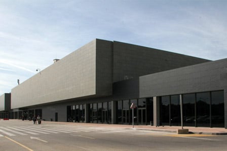 Vooraanzicht Girona-Costa Brava Airport