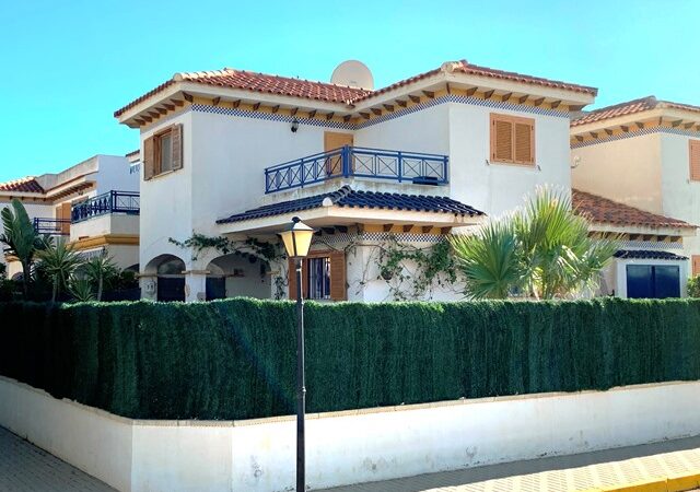 Resale Huis Te koop in Vera Playa in Spanje, gelegen aan de Costa de Almería