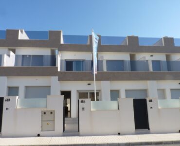 Nieuwbouw Huis Te koop in Torre De La Horadada in Spanje, gelegen aan de Costa Blanca-Zuid