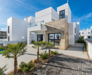 Nieuwbouw Villa Te koop in Los Alcazares in Spanje, gelegen aan de Costa Cálida