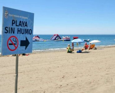 Andalusië heeft deze zomer 50 zwembaden en 42 stranden die rookvrij zijn