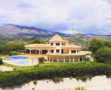 Resale Villa Te koop in Calpe in Spanje, gelegen aan de Costa Blanca-Noord