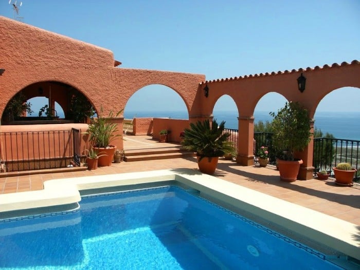 Zwembad en zeezicht vanaf Villa Te koop in Mojacar in Spanje, gelegen aan de Costa de Almería