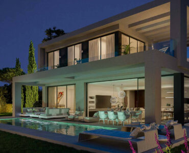 Vooraanzicht luxe Nieuwbouw villa in Benahavis in Spanje, gelegen aan de Costa del Sol-West