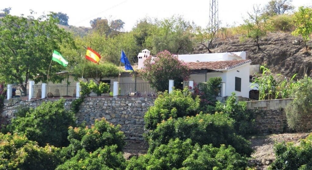 Resale Villa Te koop in Canillas De Albaida in Spanje, gelegen aan de Costa del Sol-Oost