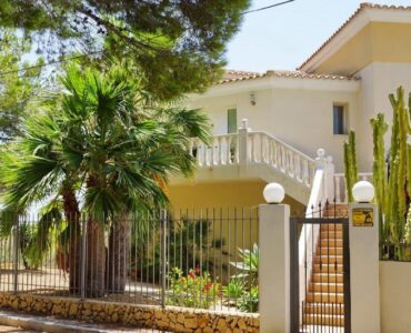 Resale Villa Te koop in Altea in Spanje, gelegen aan de 
