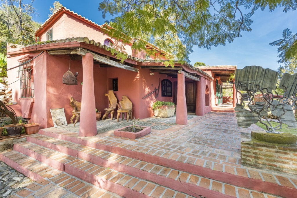 Villa Te koop in Benahavis in Spanje, gelegen aan de Costa del Sol-West