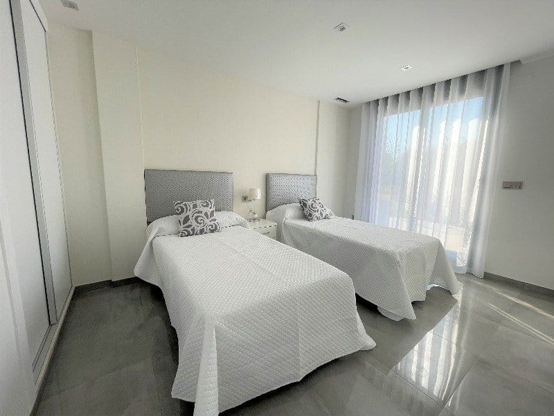 Nieuwbouw Villa Te koop in Torrevieja in Spanje, gelegen aan de Costa Blanca-Zuid
