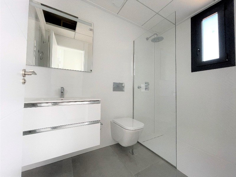 Nieuwbouw Villa Te koop in Torrevieja in Spanje, gelegen aan de Costa Blanca-Zuid