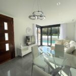 Nieuwbouw Villa Te koop in Torrevieja in Spanje, gelegen aan de Costa Blanca-Zuid