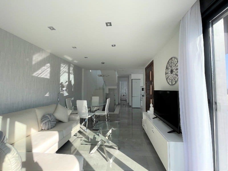 Nieuwbouw Villa Te koop in Torrevieja in Spanje, gelegen aan de Costa Blanca-Zuid