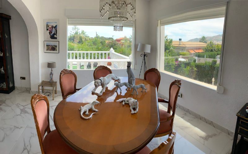 Villa Te koop in Alfaz del Pi in Spanje, gelegen aan de Costa Blanca-Noord