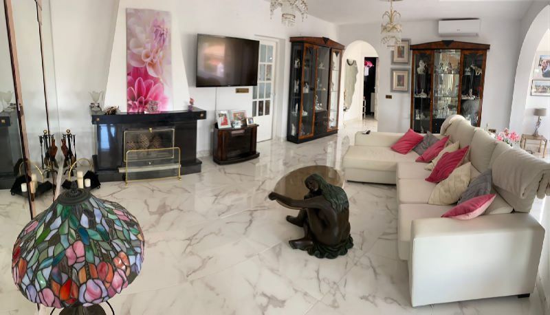 Villa Te koop in Alfaz del Pi in Spanje, gelegen aan de Costa Blanca-Noord