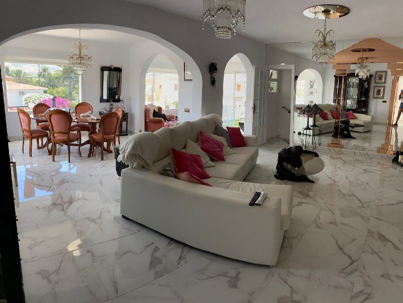 Villa Te koop in Alfaz del Pi in Spanje, gelegen aan de Costa Blanca-Noord