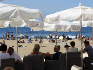 Spanje, nieuwe bestemming voor “thermisch toerisme”: Europese burgers vluchten voor de kou en het betalen voor verwarming