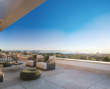 Panoramisch zicht, terras van nieuwbouw appartement in Marbella in Spanje, gelegen aan de  Costa del Sol-West