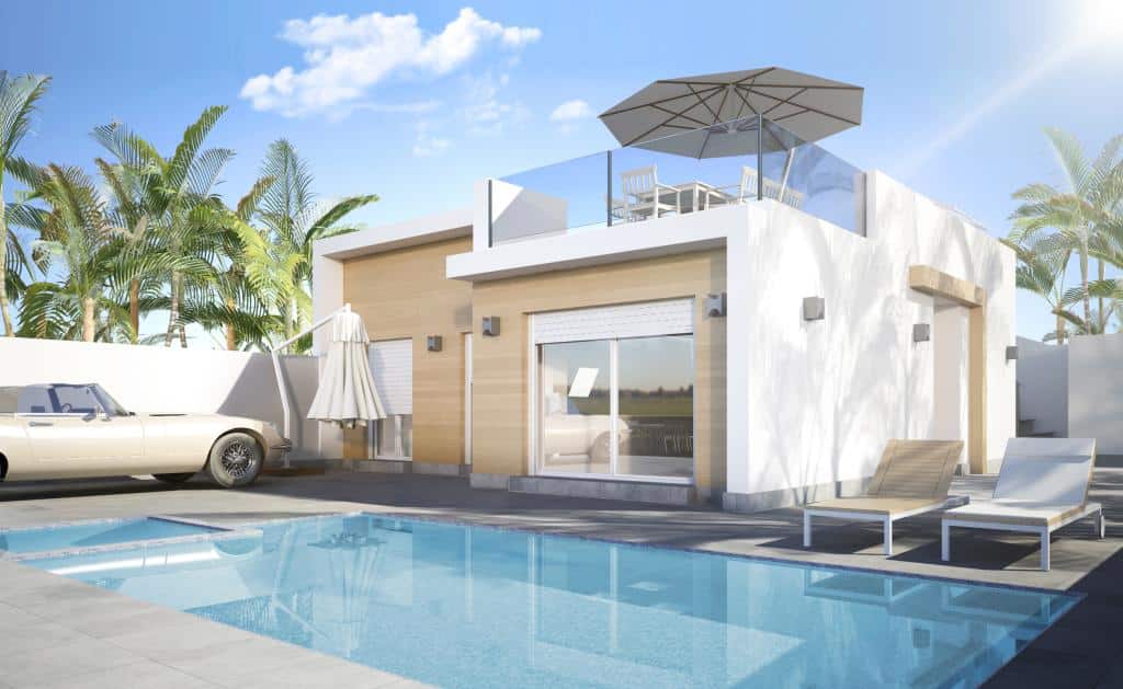 Zwembad en vooraanzicht Nieuwbouw Villa Te koop in Avileses in Spanje, gelegen aan de Costa Cálida