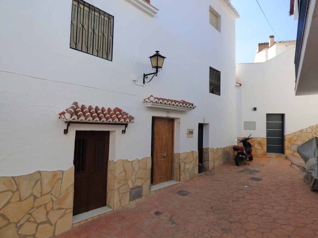 Resale Huis Te koop in Vinuela in Spanje, gelegen aan de Costa del Sol-Oost