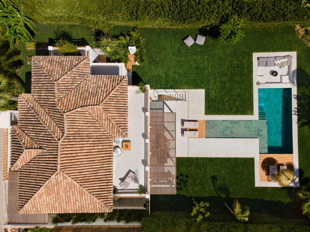 Resale Villa Te koop in Nueva Andalucia in Spanje, gelegen aan de Costa del Sol-West