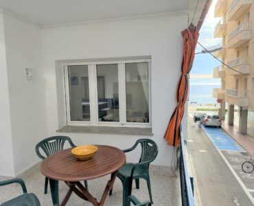 Zeezicht en terras van resale appartement in Sant Antoni De Calonge in Spanje, gelegen aan de  Costa Brava
