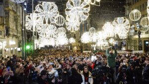 De steden van Spanje zien er stralender uit dan ooit voor Kerstmis