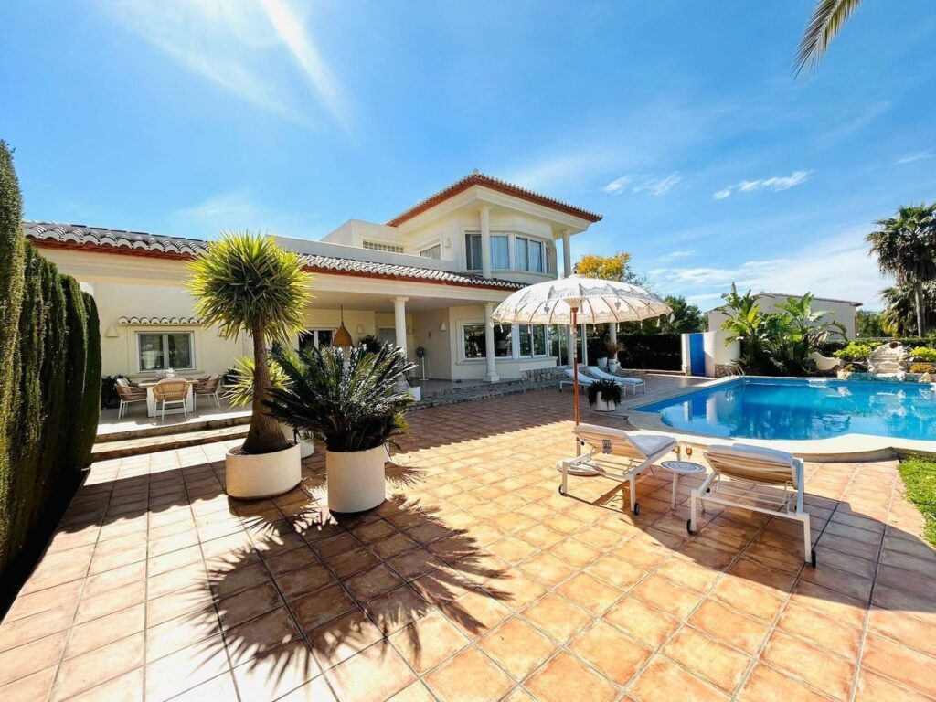 Villa Te koop in Javea in Spanje, gelegen aan de Costa Blanca-Noord