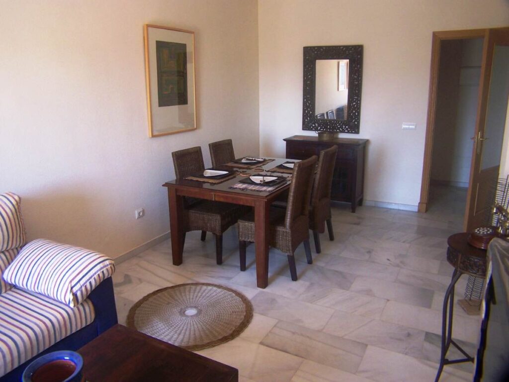 Resale Appartement Te koop in Caleta De Velez in Spanje, gelegen aan de Costa del Sol-Oost