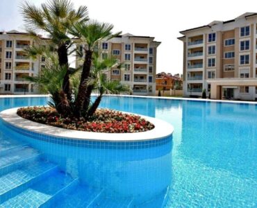Appartement met zwembad kopen kan tot wel 56 procent duurder zijn in Spanje