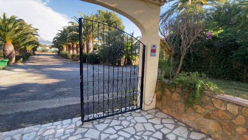 Resale Villa Te koop in Alfaz del Pi in Spanje, gelegen aan de Costa Blanca-Noord