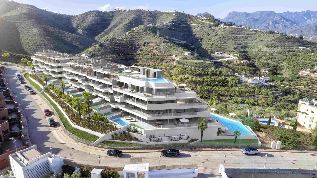 Luchtfoto van nieuwbouw appartementen in Torrox in Spanje, gelegen aan de  Costa del Sol-Oost