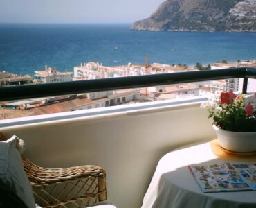 Zeezicht en terras van resale appartement in La Herradura (04649) in Spanje, gelegen aan de  Costa de Almería