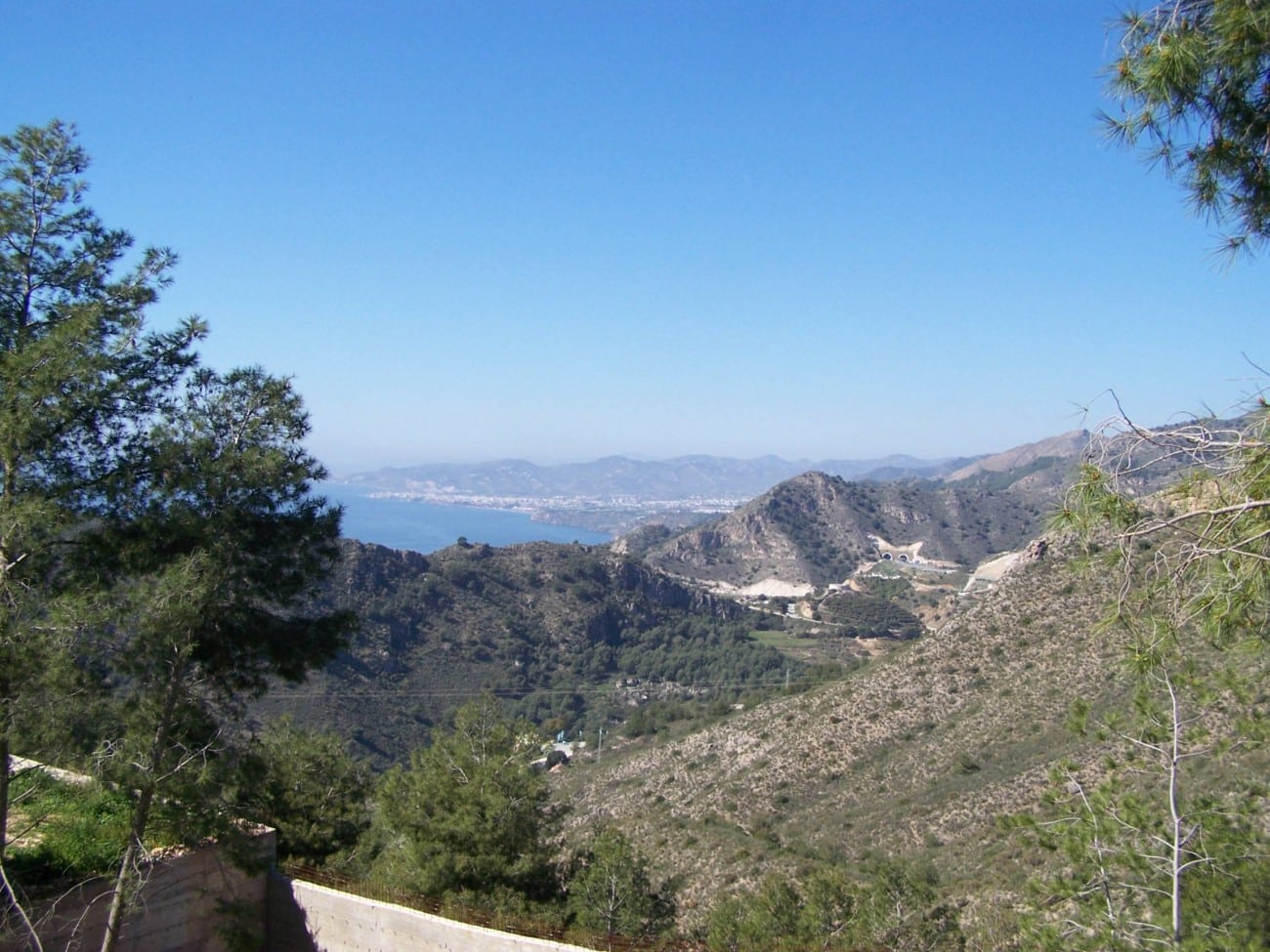 Panoramisch zicht van resale grondstuk in La Herradura (04649) in Spanje, gelegen aan de  Costa de Almería