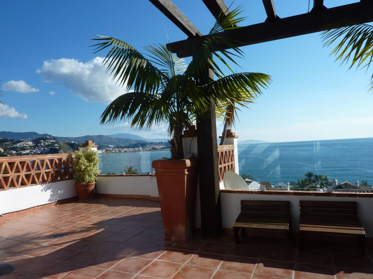 Zeezicht en terras van resale huis in La Herradura (04649) in Spanje, gelegen aan de  Costa de Almería