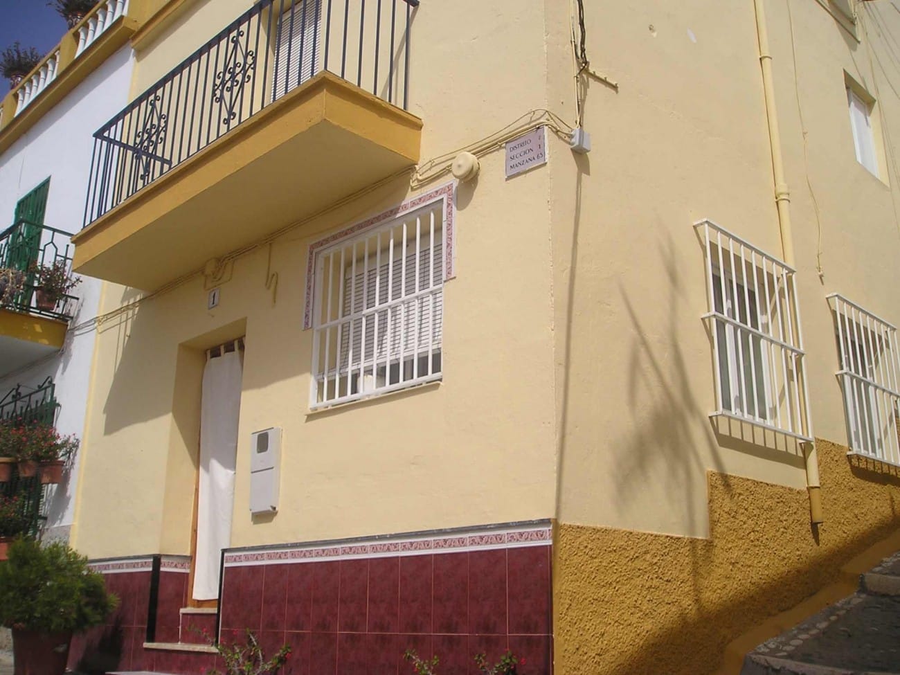 Vooraanzicht van resale huis in La Herradura (04649) in Spanje, gelegen aan de  Costa de Almería