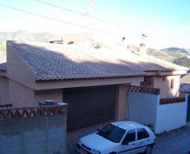 Vooraanzicht van resale villa in La Herradura (04649) in Spanje, gelegen aan de  Costa de Almería