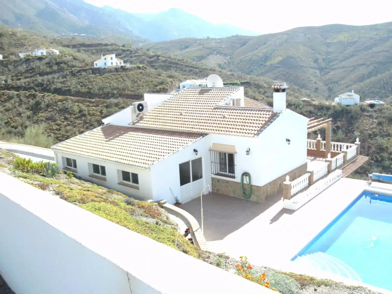 Resale Villa Te koop in Alcaucin in Spanje, gelegen aan de Costa del Sol-Oost