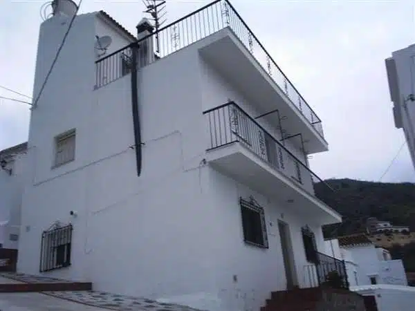 Resale Huis Te koop in Arenas De Velez in Spanje, gelegen aan de Costa del Sol-Oost